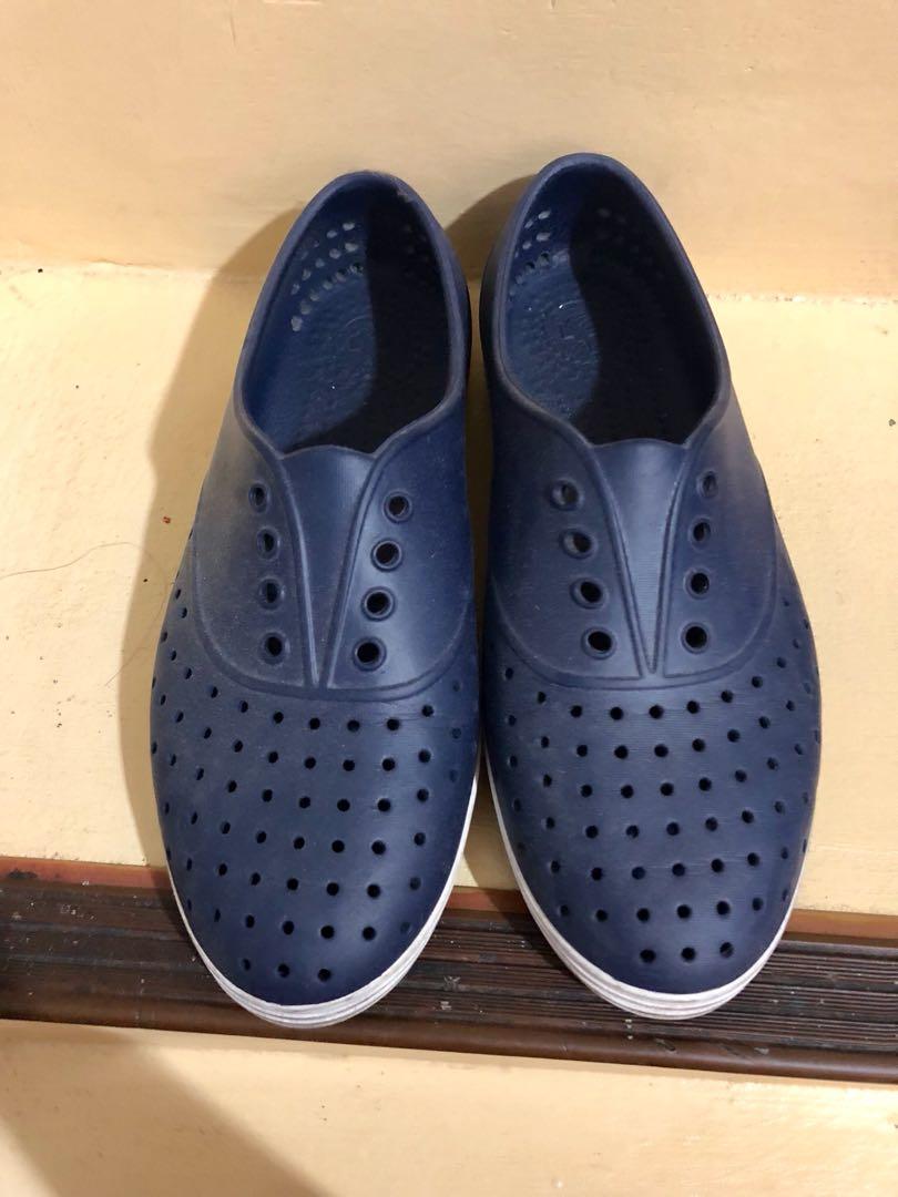 navy shoes size 6