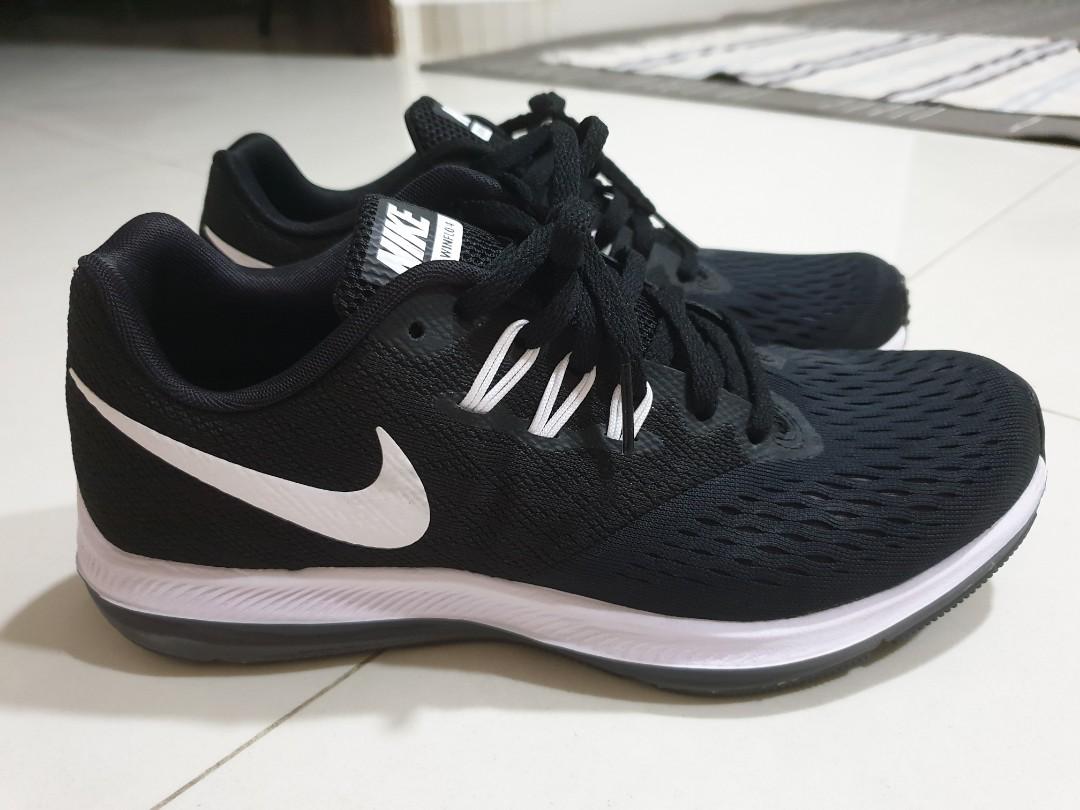 Nike Zoom Winflo 4 (Black US 8) women sports shoe, Women's Fashion,  Footwear, Sneakers on Carousell