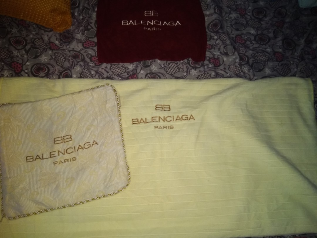 balenciaga bed set