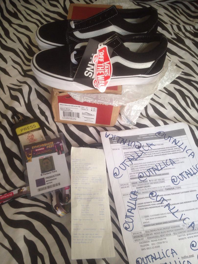 Harga retail vans old skool bw 2025