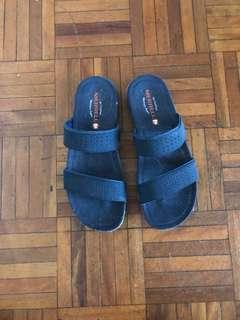 Merrell sandals size 6