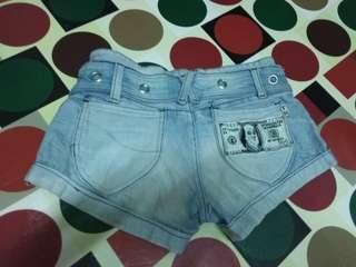 Hot pants jeans
