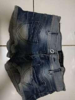 Hot pants jeans
