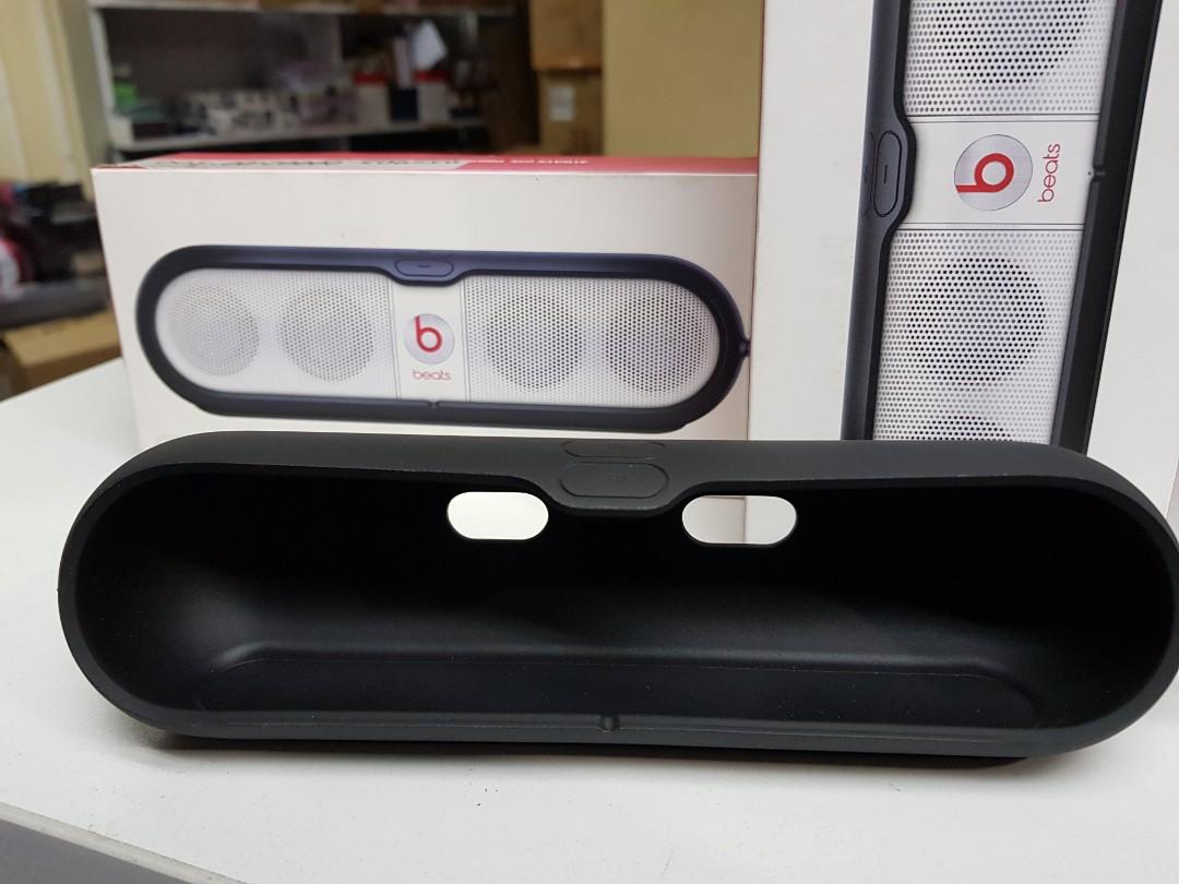 Beats by Dr. Dre Pill 2.0 Sleeve Black (Category: Earphones) located in Pasig City. Submitted by clothesandthings_ (Listing ID 196785820, Image 3). Description: Original Beats brand. Brand new. Box slightly damaged. Complete contents. Includes rubber case, rubber case cover, hook for rubber case.