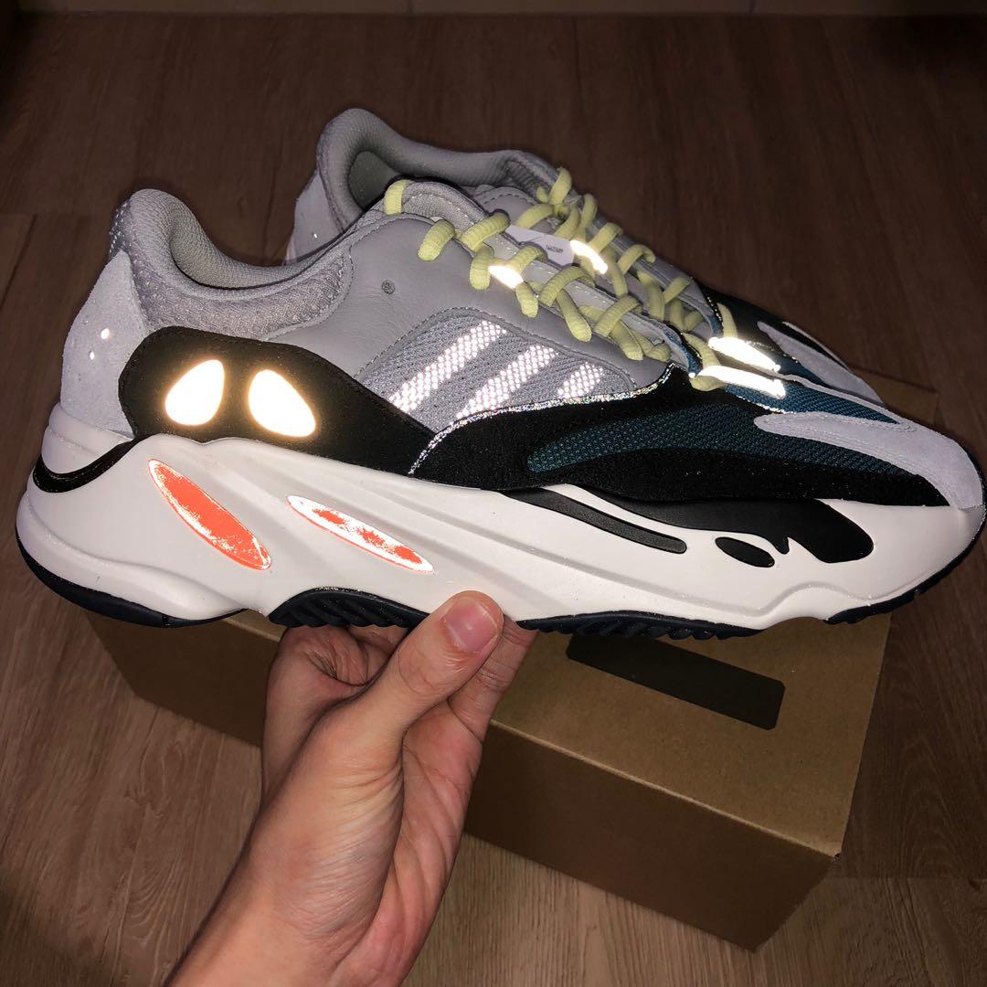 Yeezy 700 wave runner flash top