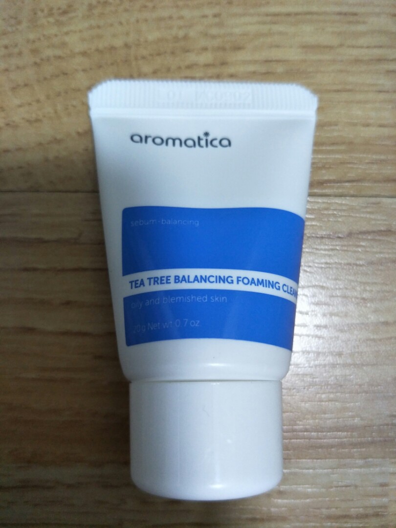 aromatica tea tree cleanser