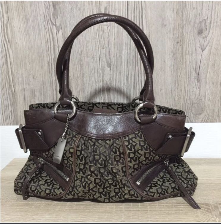 Discover 136+ dkny bags clearance kidsdream.edu.vn