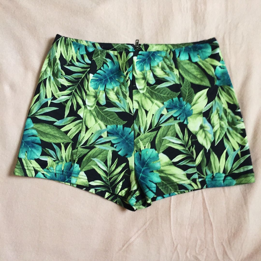 Forever 21 Tropical Shorts, Women's Fashion, Bottoms, Shorts on Carousell