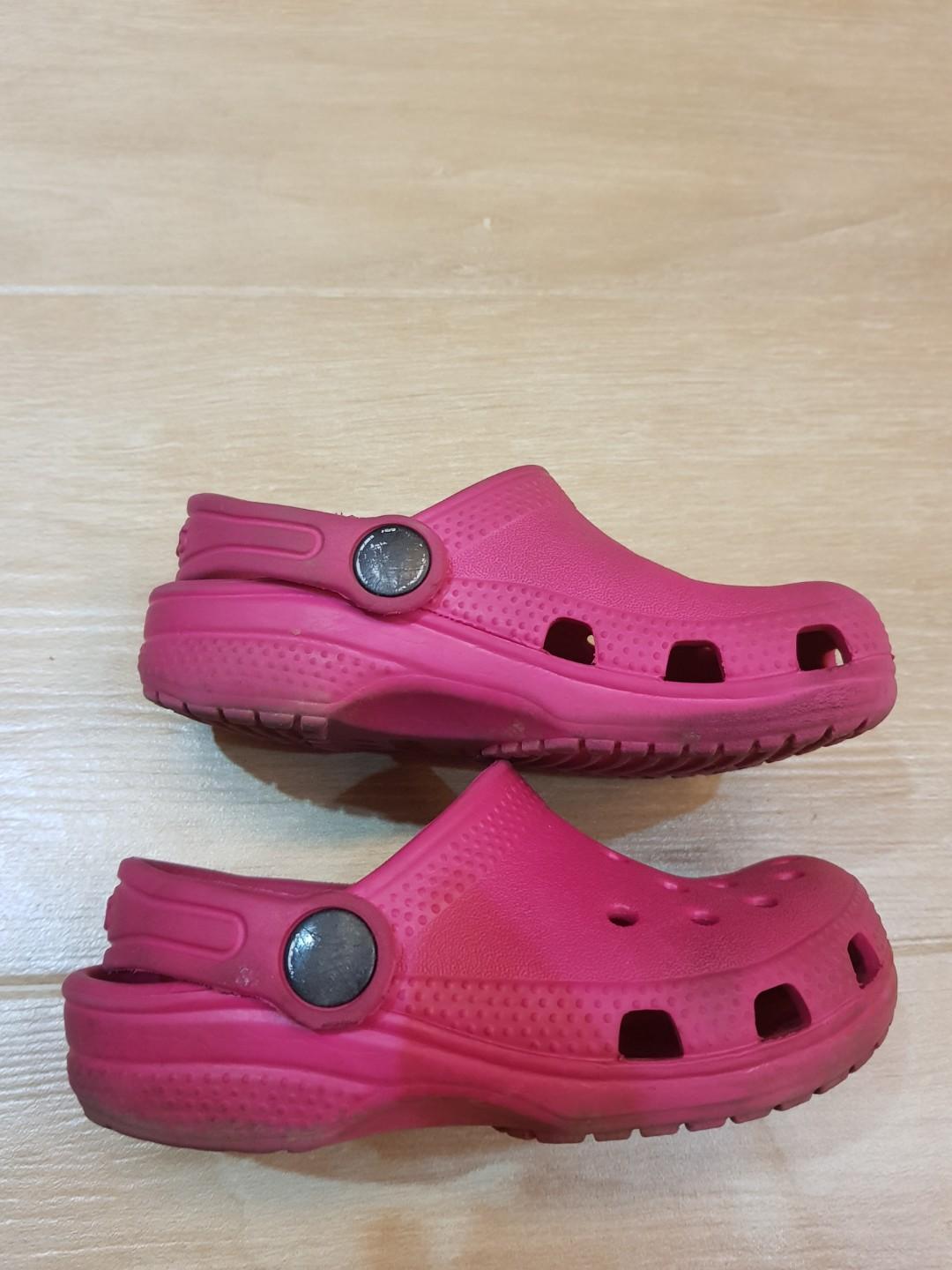 fuschia crocs