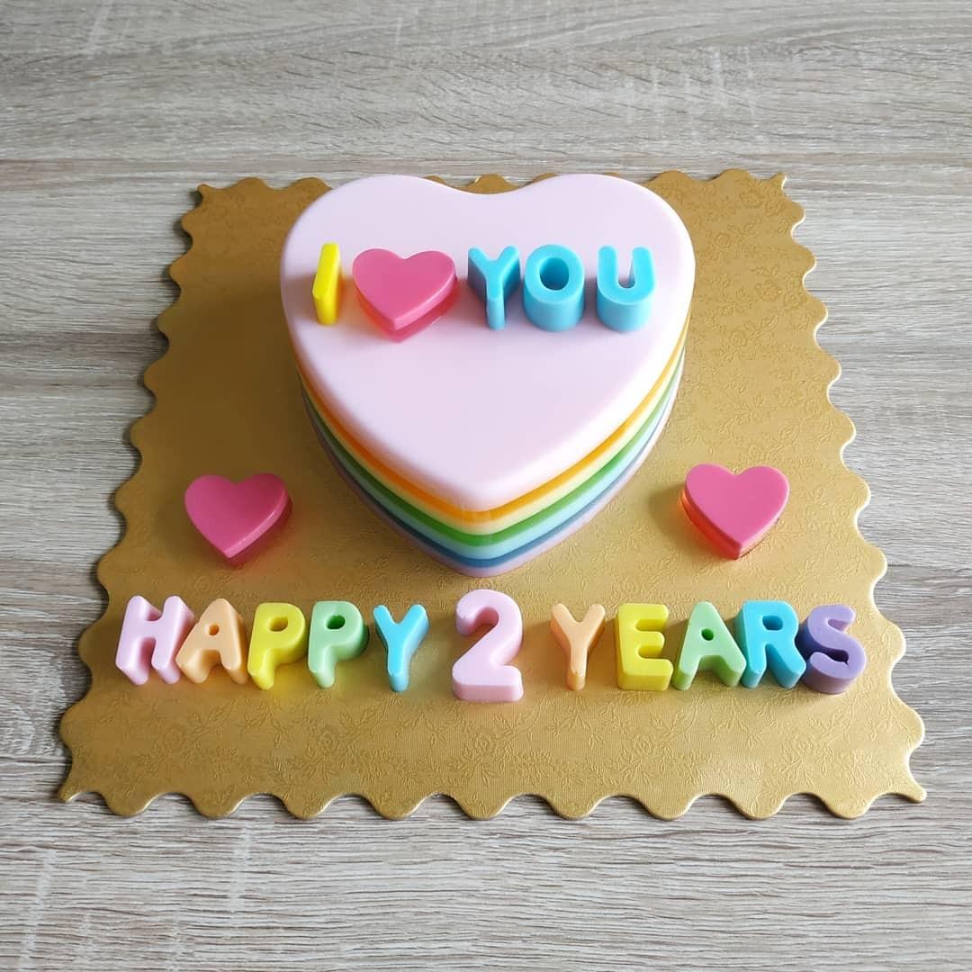 Aggregate more than 76 heart shaped rainbow cake latest - in.daotaonec
