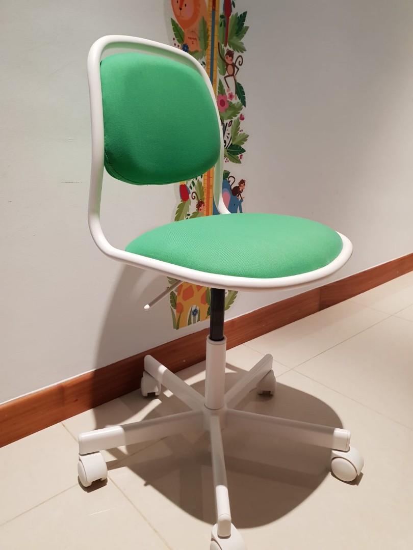 childrens desk chair