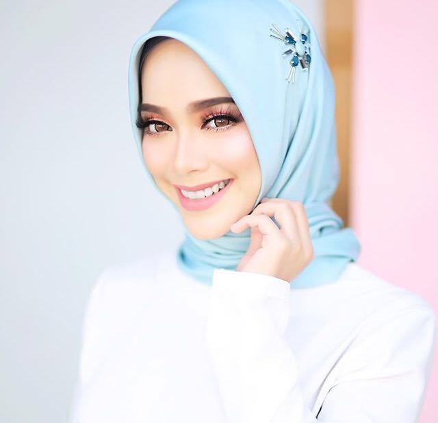 Mumu scarves, Women's Fashion, Muslimah Fashion, Hijabs on Carousell