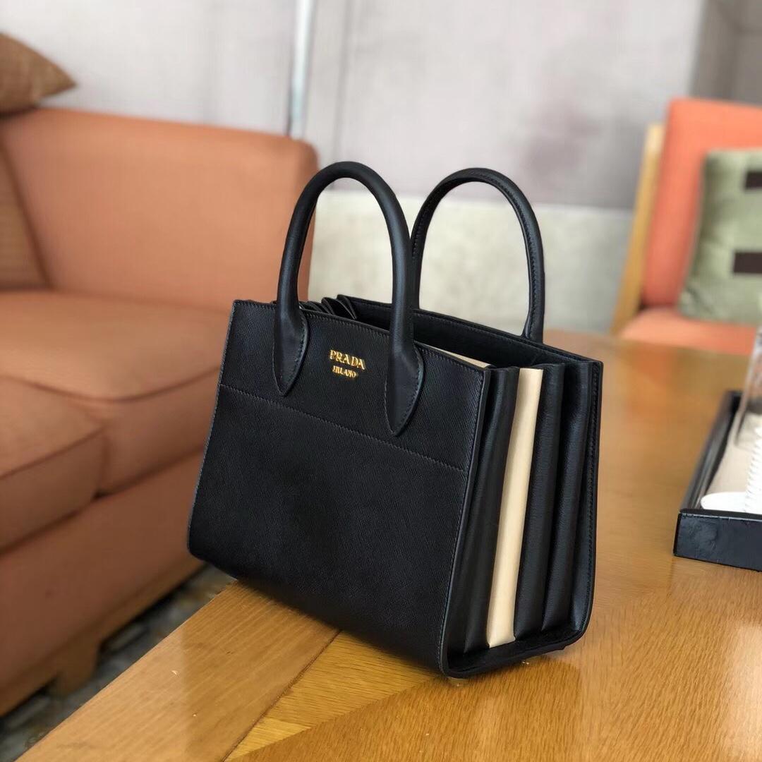 prada bibliotheque