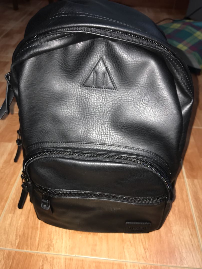 Pull Bear black haversack