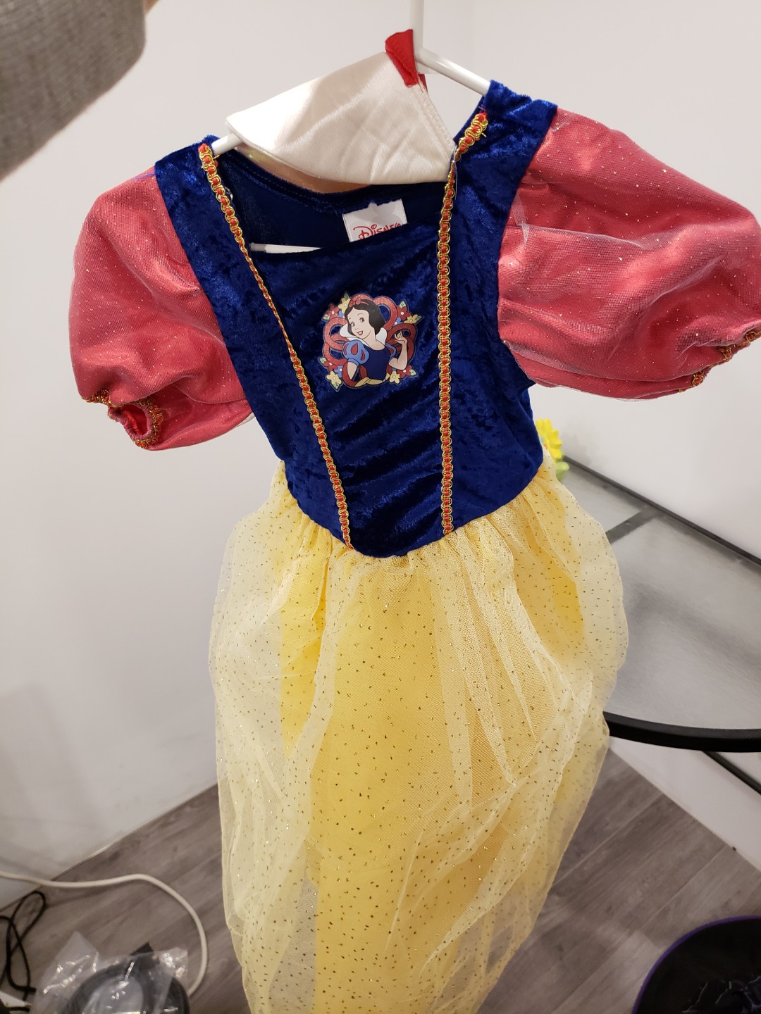 Snow white halloween dress and accessories