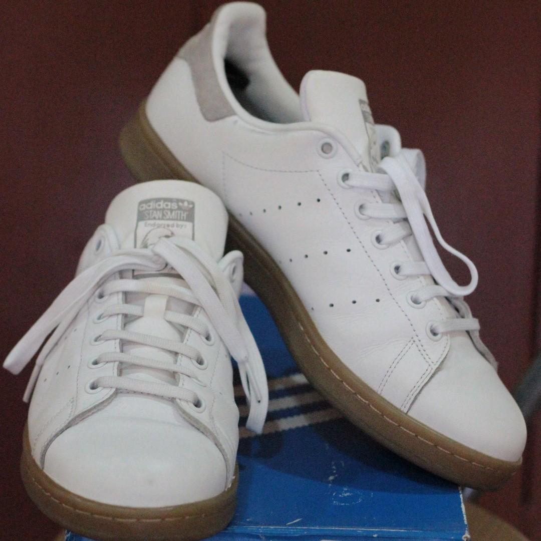 Stan smith white gum sole hotsell