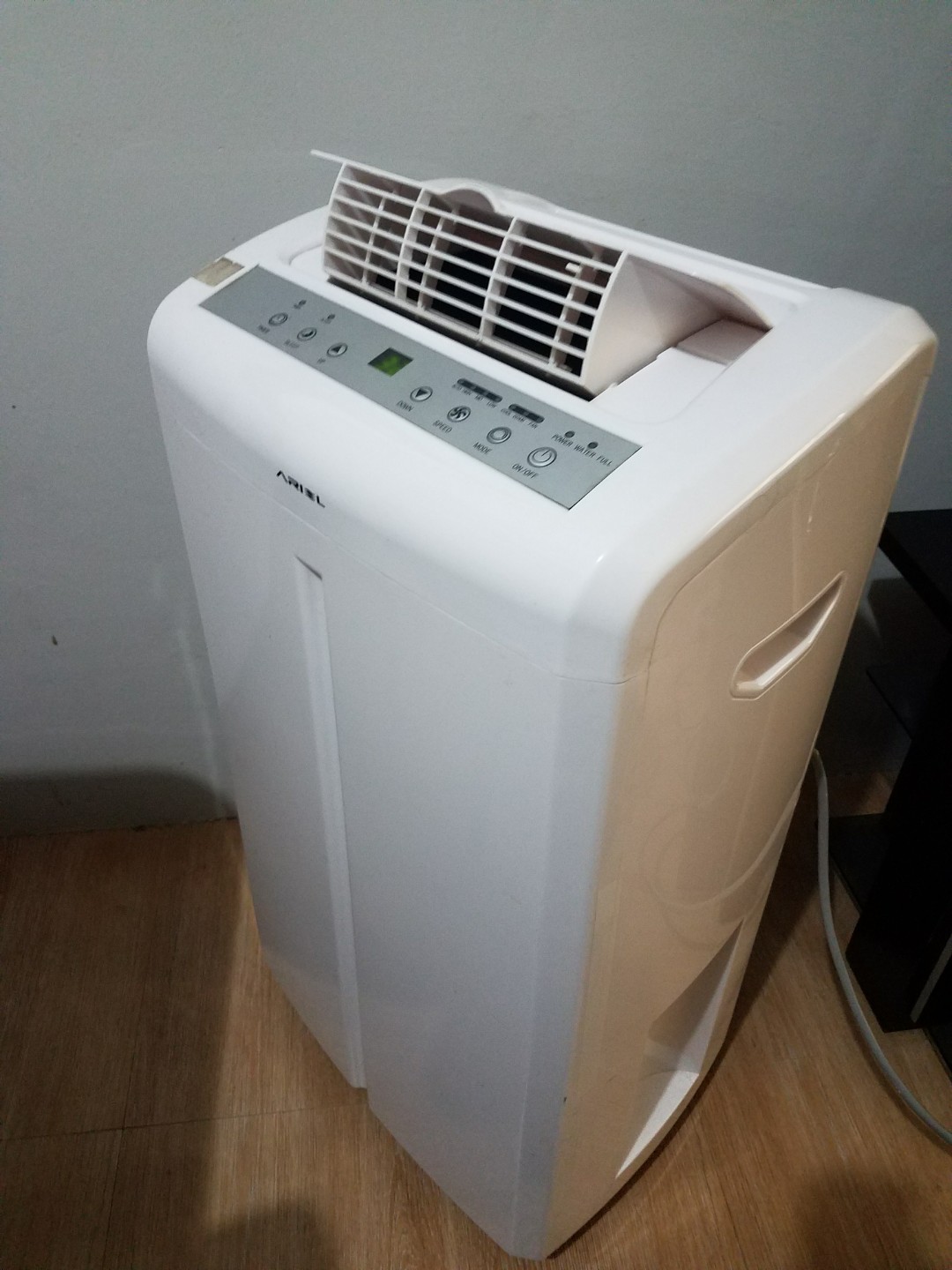 2HP Portable Airconditioner 15000 BTU/hr Cooling Capacity, TV & Home