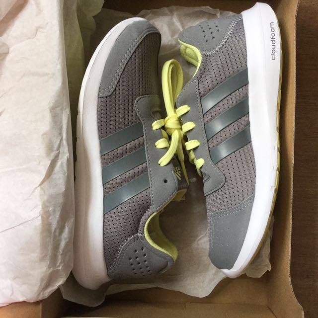 Adidas cloudfoam 2m 2025