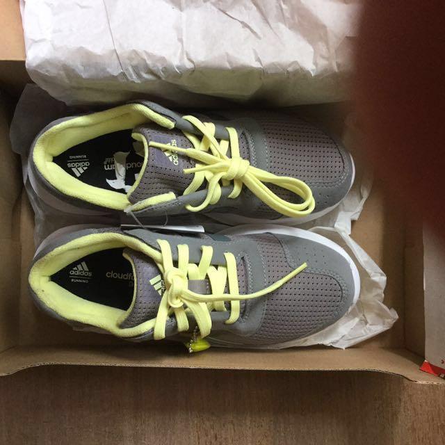 Adidas cloudfoam 2m 2025