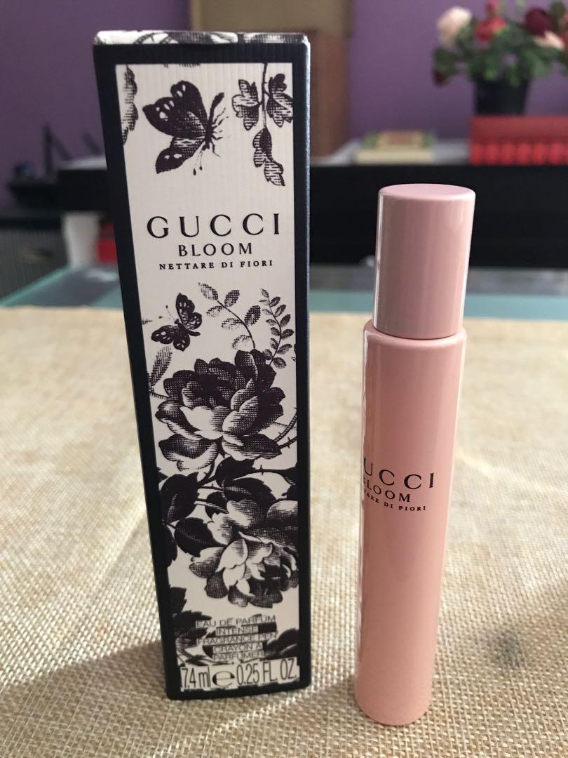 Wedge sortie mixer Authentic Gucci bloom parfum roller, Beauty & Personal Care, Fragrance &  Deodorants on Carousell