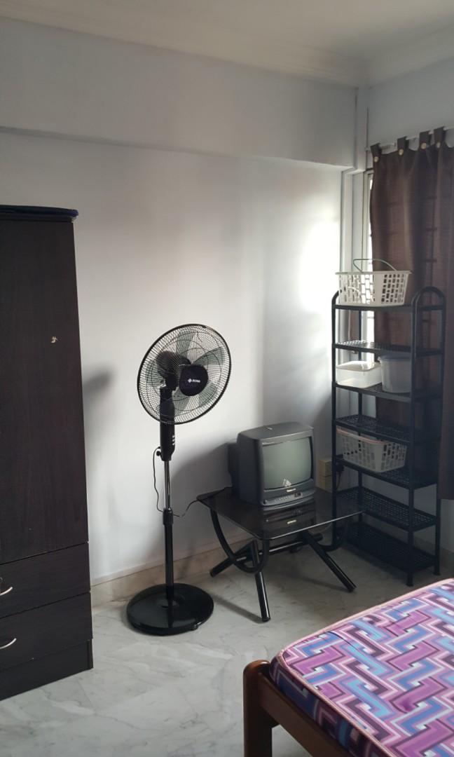 Blk 164 Bukit Batok Street 11 Common Room For Rent Property Rentals Room Rentals On Carousell