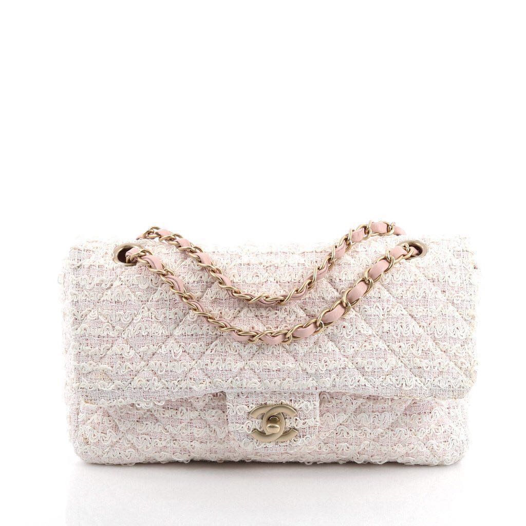 CHANEL Classic Single Flap Quilted Tweed Chain Bag Medium, Women's Fashion,  Bags & Wallets, Cross-body Bags on Carousell