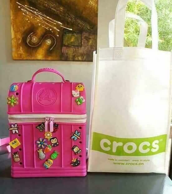 crocs sm aura