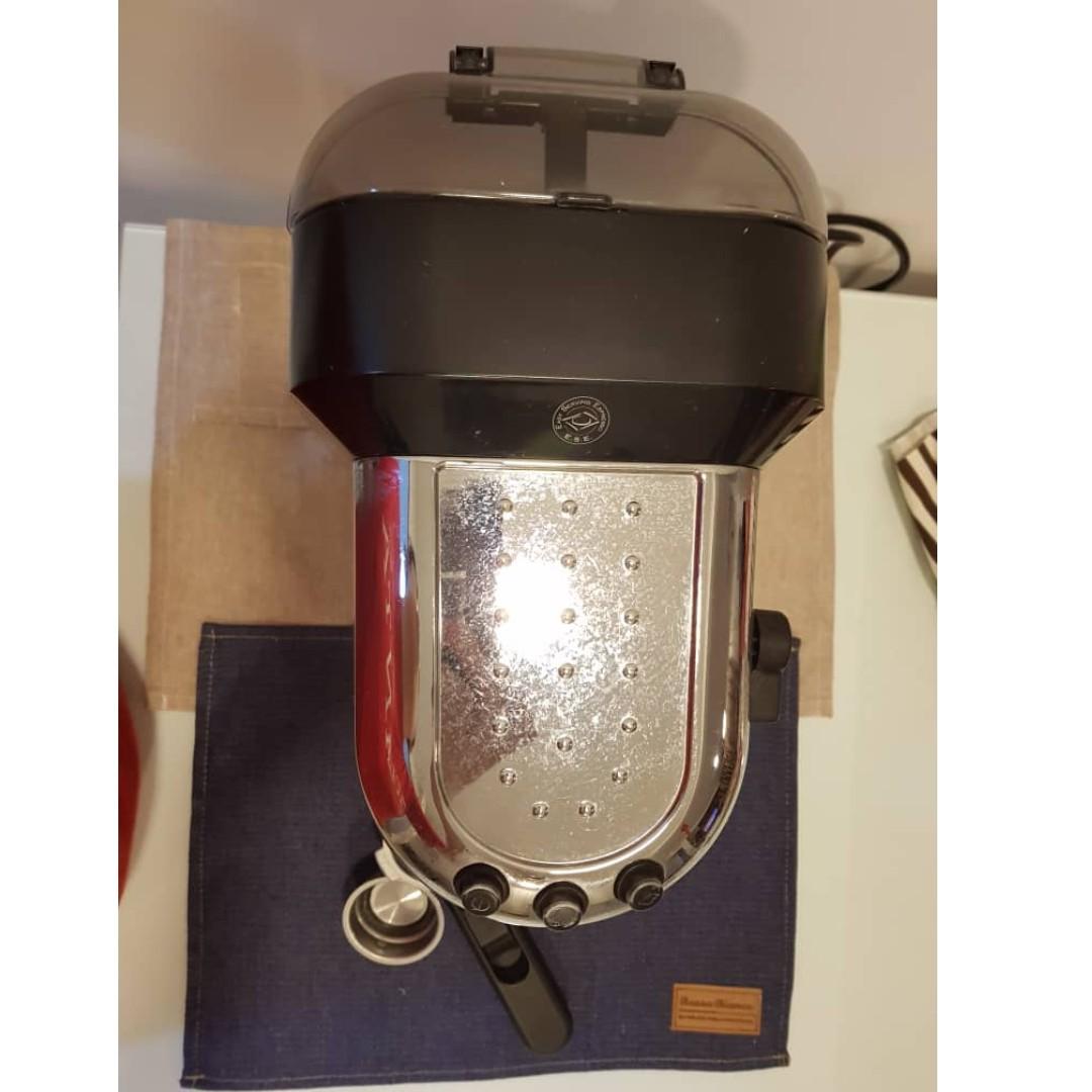 DeLonghi EC270 15BarPump Espresso Machine (Black/Stainless), TV