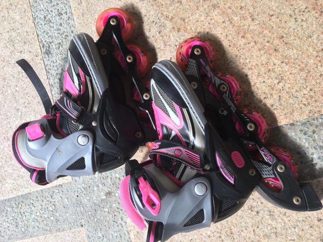 Inline Skate (Category: Skates, Rollerblades & Scooters) located in Singapore. Submitted by willylau363 (Listing ID 196875073, Image 2). Description: .