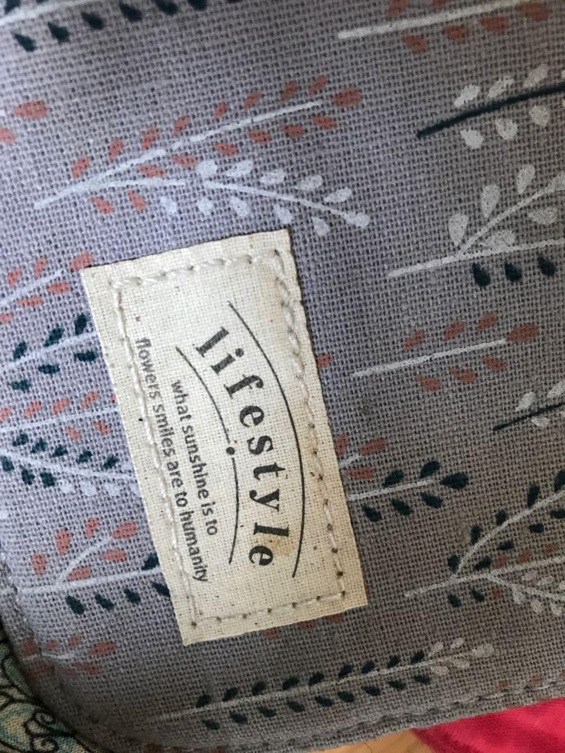 iPad Case (Category: Laptop Bags & Sleeves) located in Pasig City. Submitted by pau_d (Listing ID 196878663, Image 2). Description: .