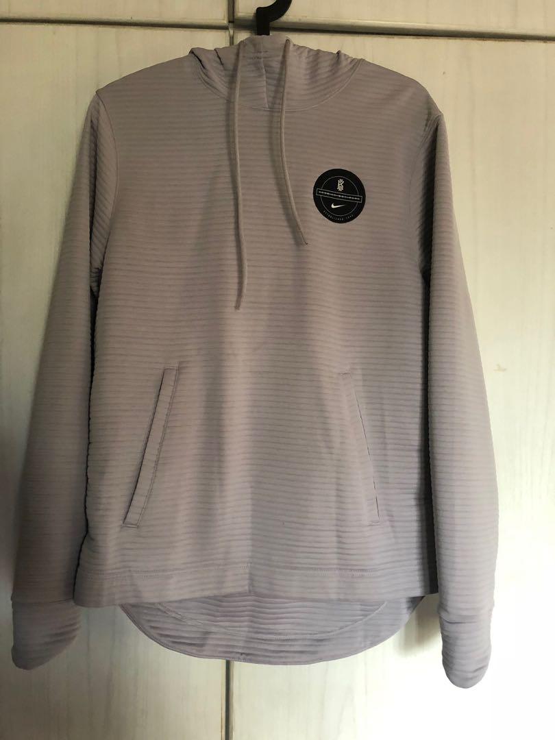 Nike kyrie discount therma hoodie
