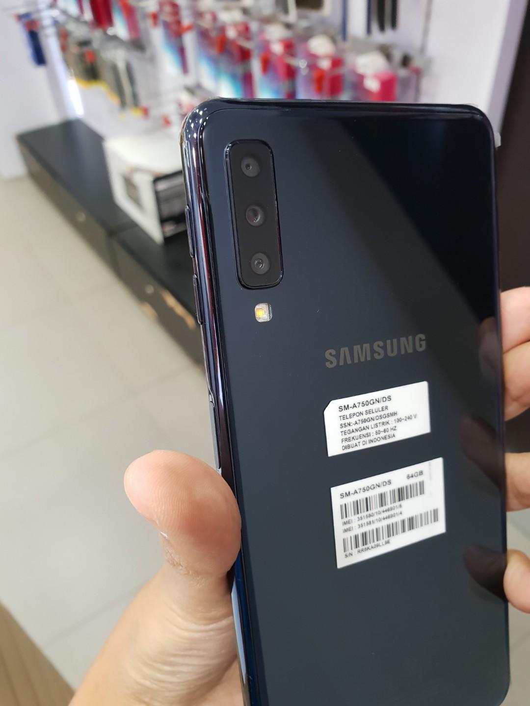 New Samsung A7 2018 Hanya Di Erafone Bassura Lt 2 Telepon Seluler