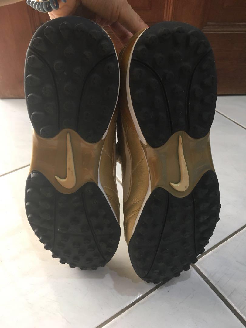 mens nike shoes gold