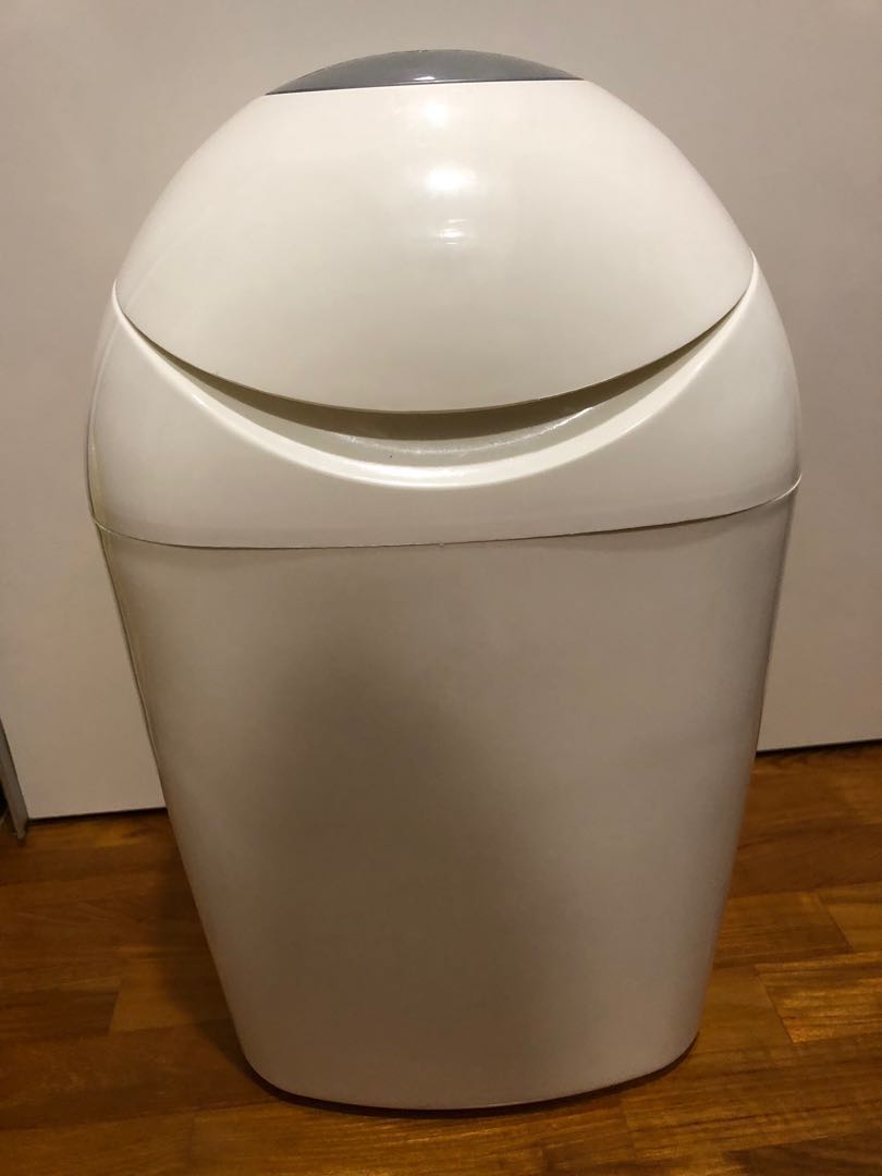 Sangenic diaper bin, Babies & Kids, Bathing & Changing, Diapers & Baby