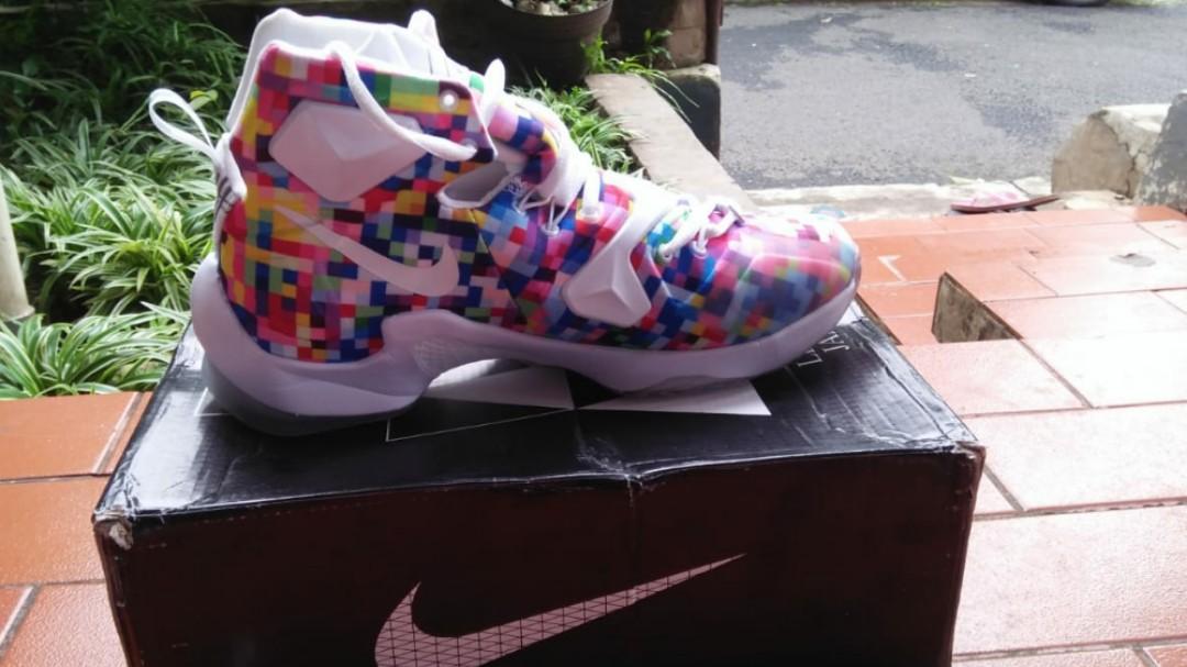 sepatu basket lebron james