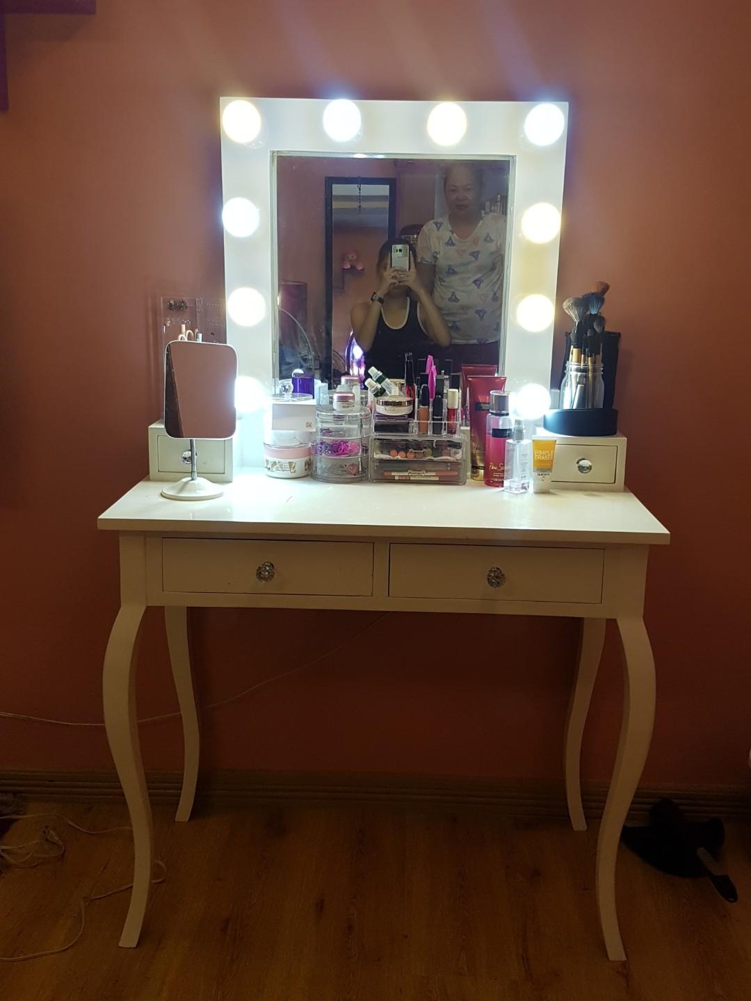 table makeup mirror