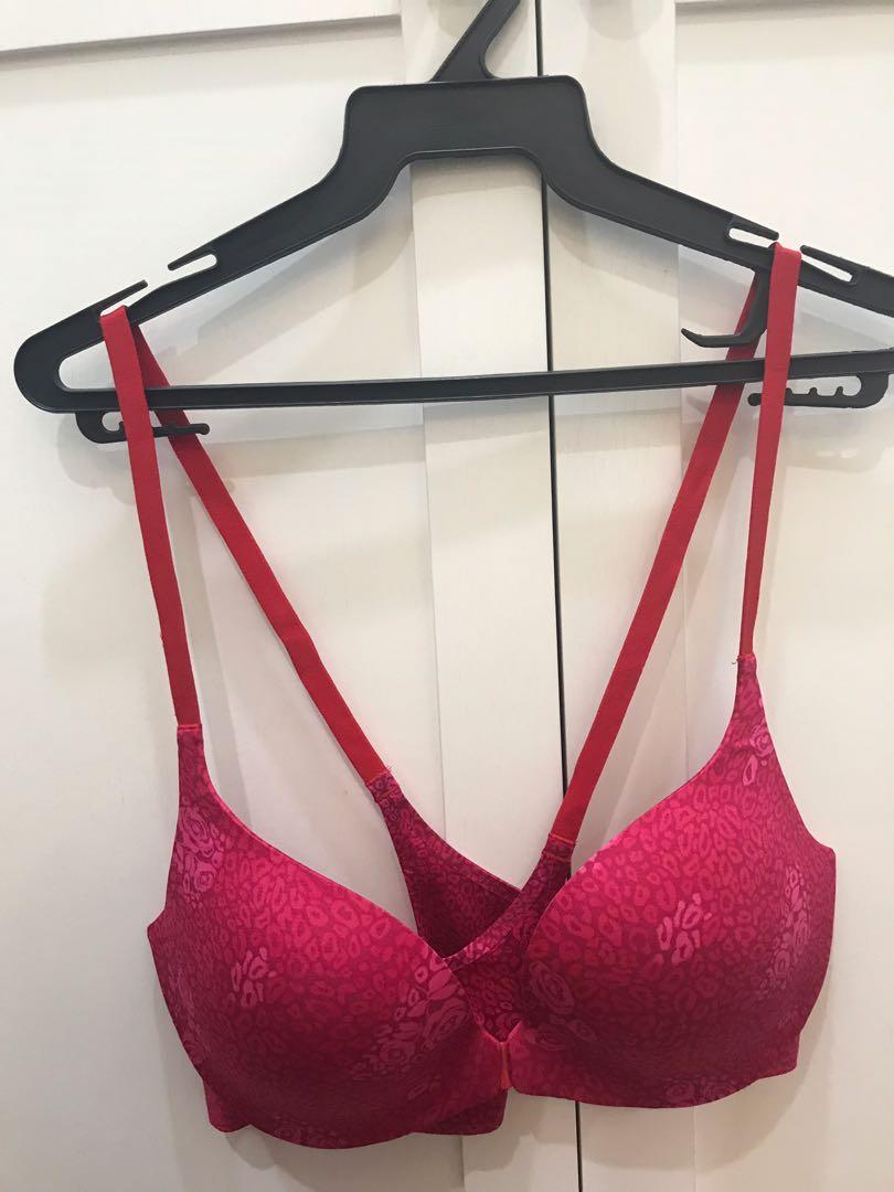 Victoria's Secret 38B Pink Push-Up Bra, Women's Fashion, New Undergarments  & Loungewear on Carousell