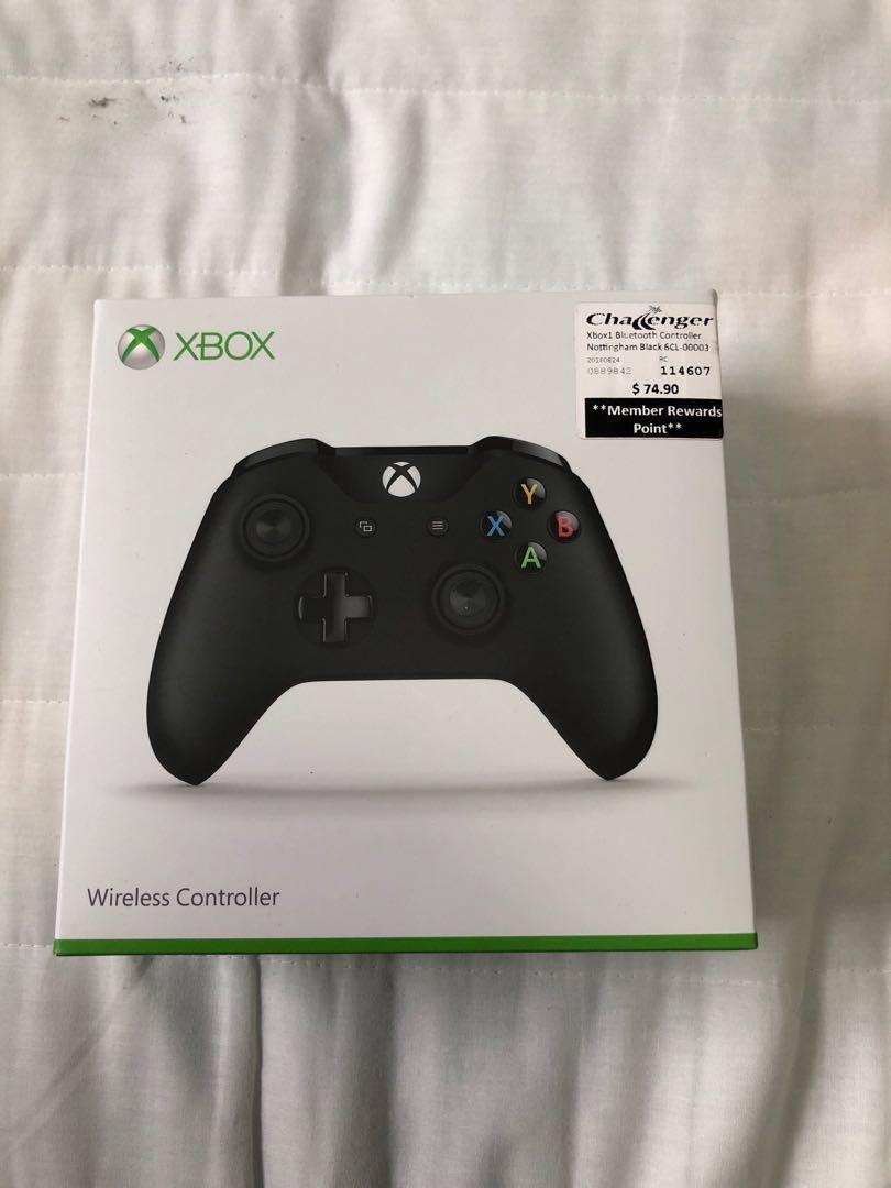 Xbox One Controller (Category: Controllers) located in Singapore. Submitted by miaox (Listing ID 196957457, Image 1). Description: .