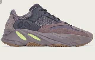 Yeezy 700 mauve