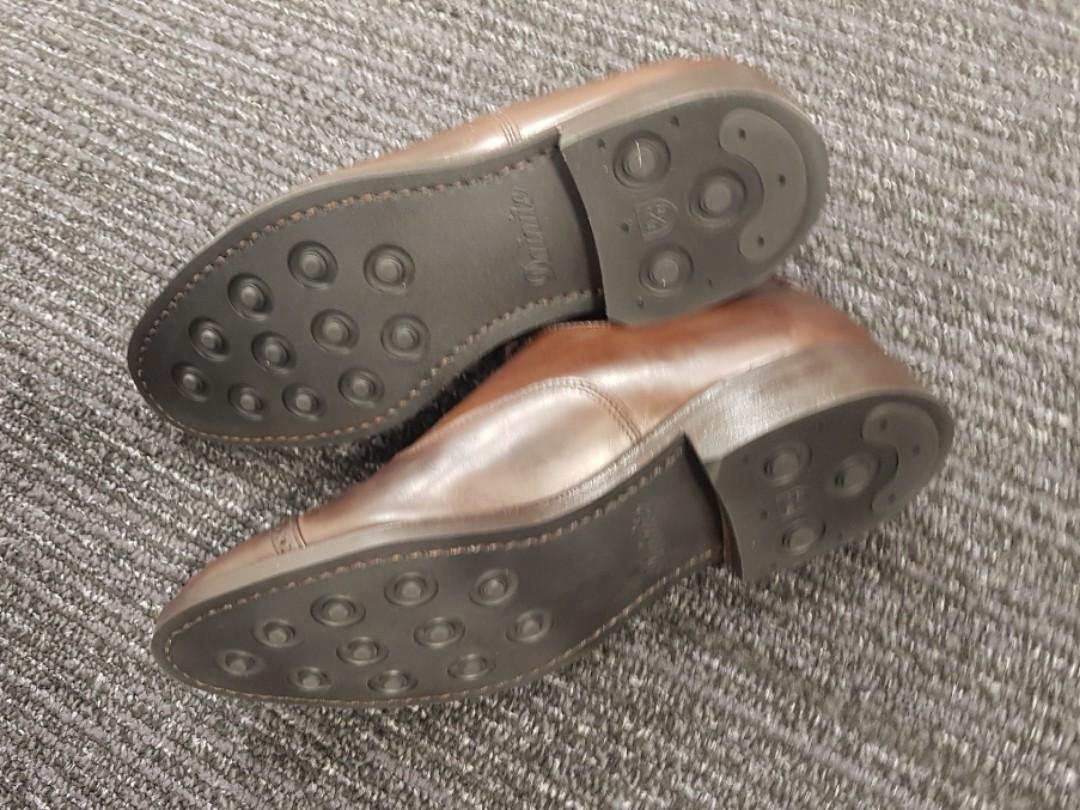 Allen Edmonds Fifth Avenue size 8.5 E with Dainite soles Men s