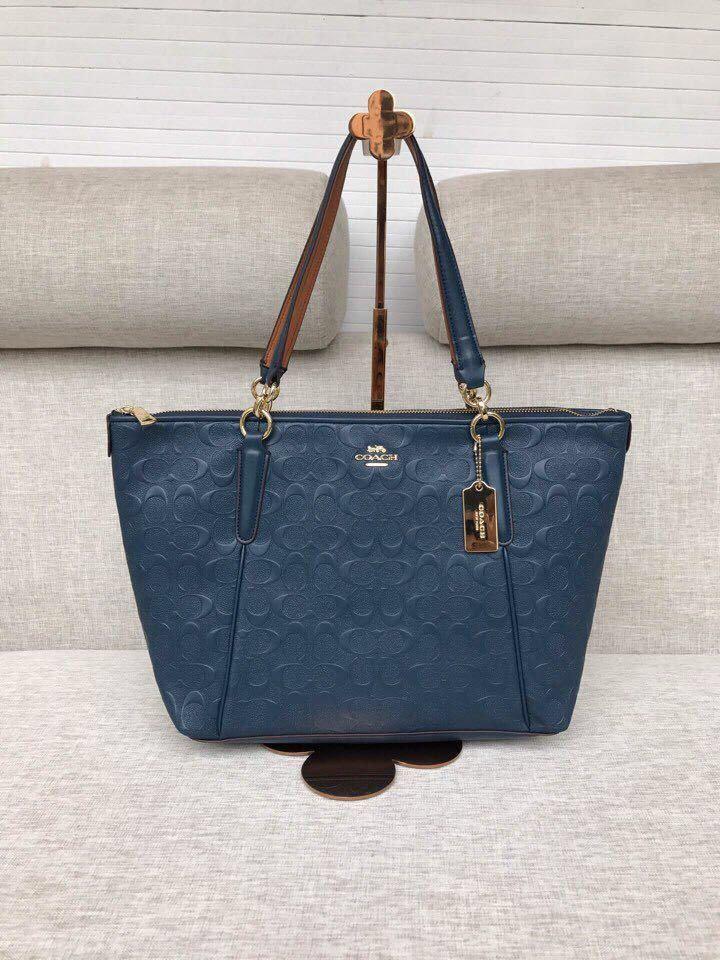 Authentic coach ava tote in signature leather
