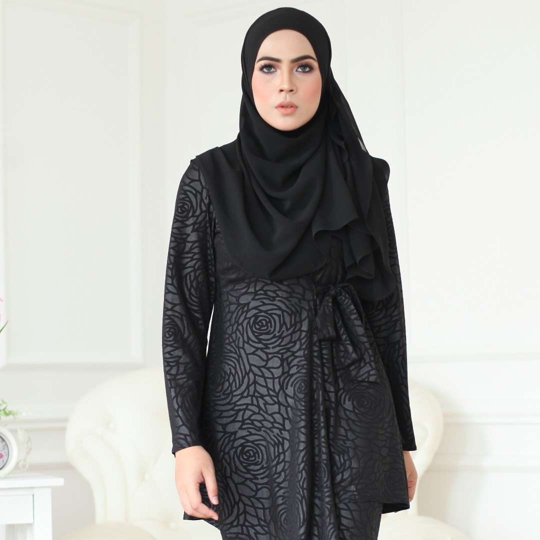 Glam Black Dress