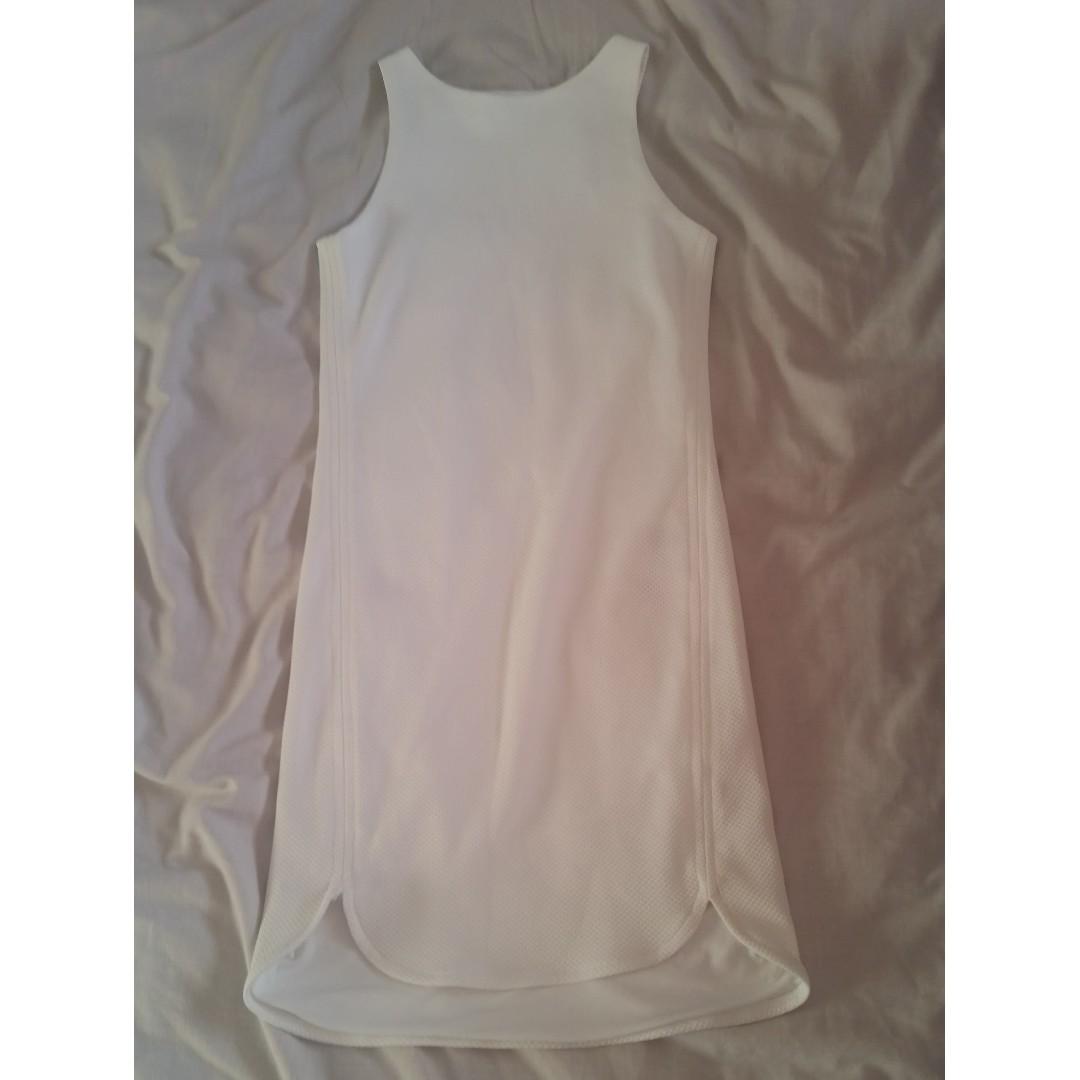 Bec & Bridge (Category: Women's Clothes) located in Melbourne. Submitted by ecochicka (Listing ID 197132366, Image 1). Description: beautiful white dress xx marked a size AUS 6 UK 6 US 2 made in australia bought for $220.