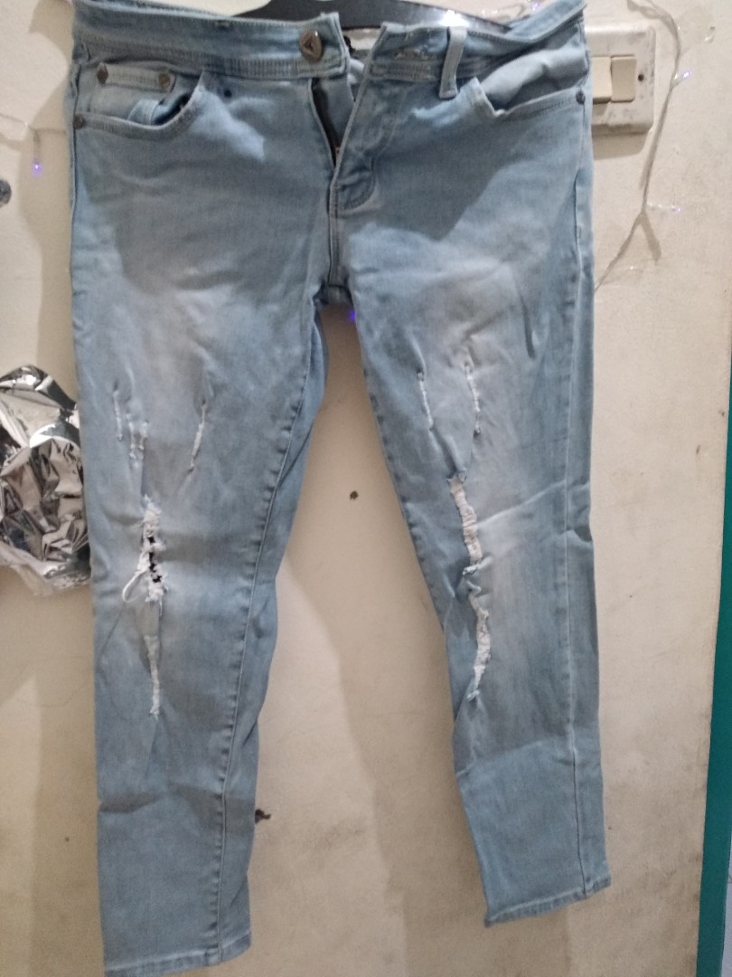 levis pull and bear