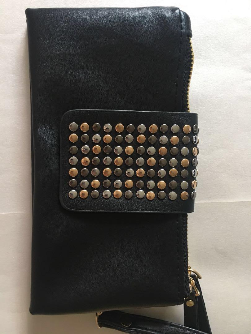 leather wristlet pouch