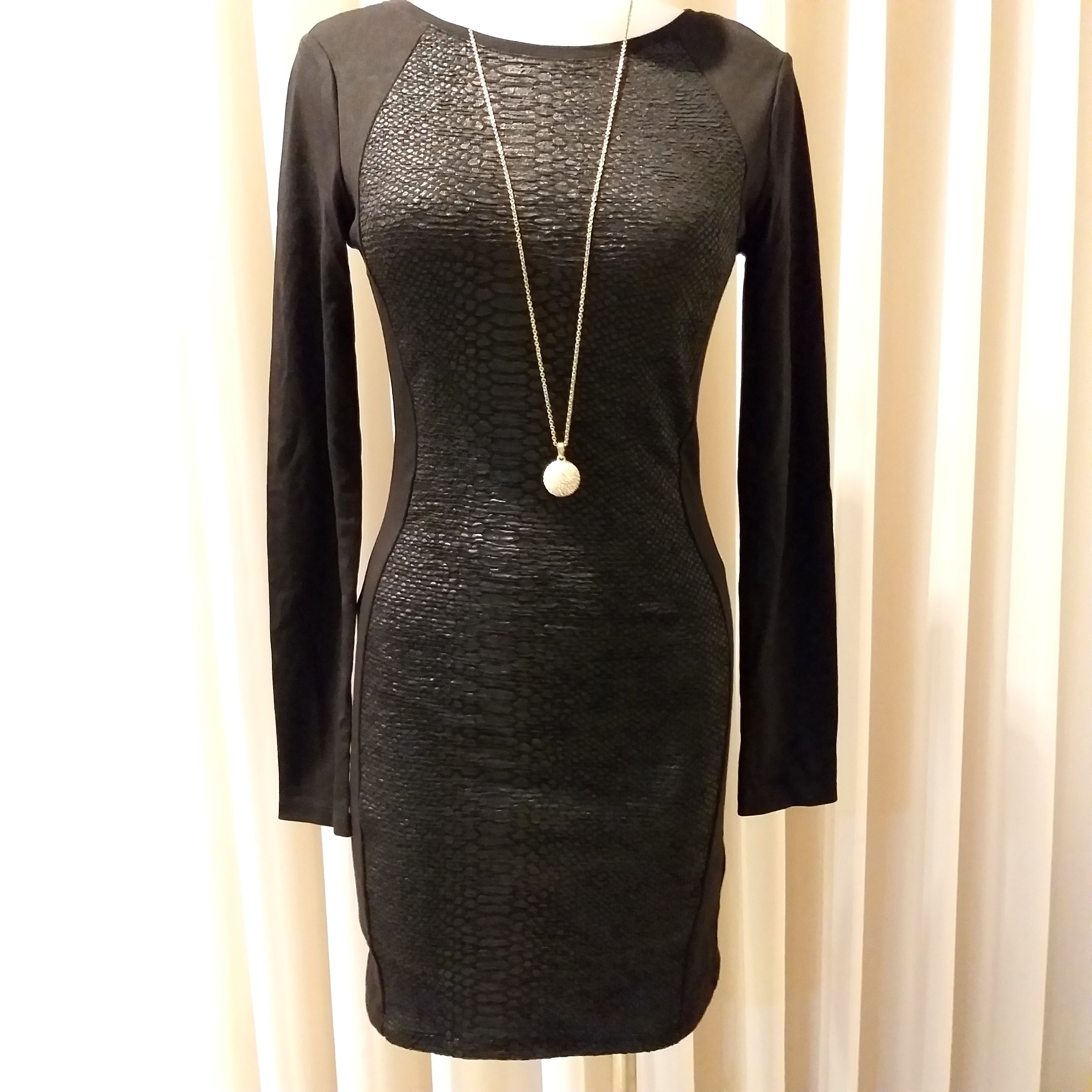 NEW WITH TAGFROM KOREAHM Black Snake Pattern Bodycon Dress