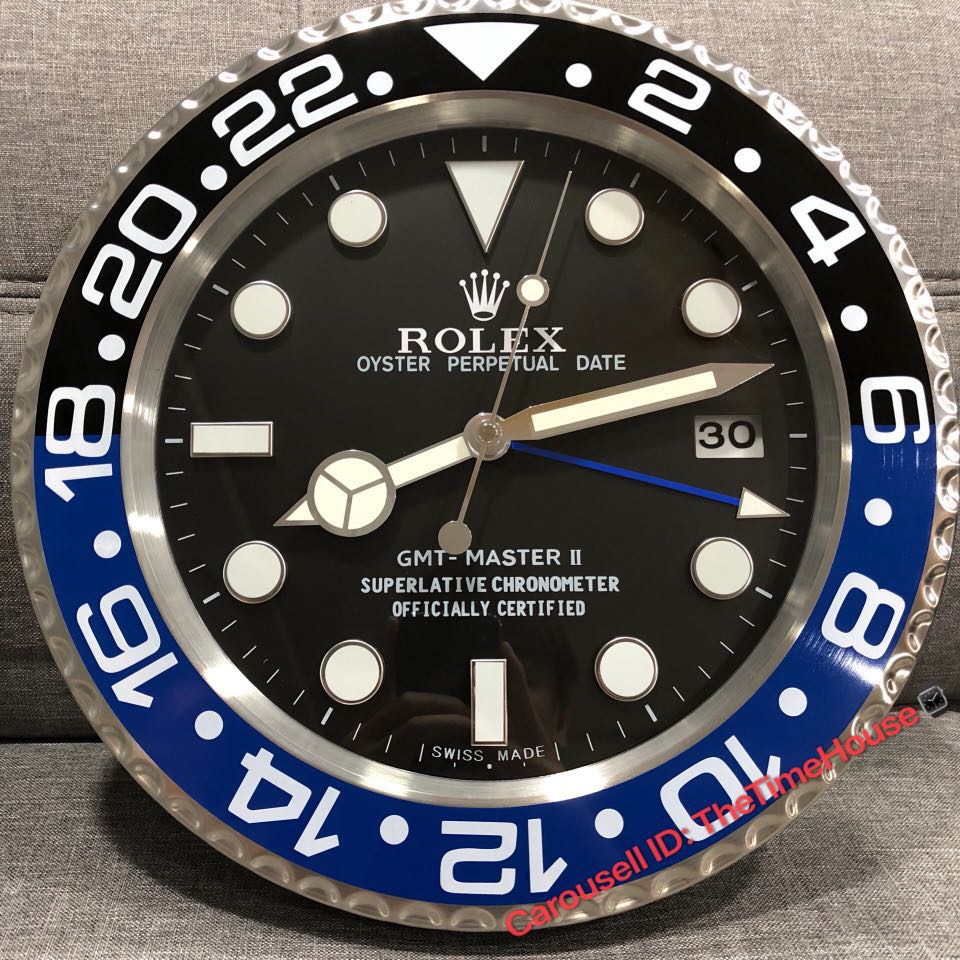 Gmt wall clock outlet