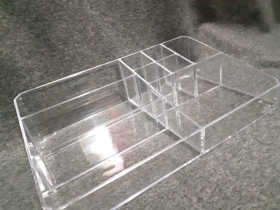 Tempat makeup acrylic