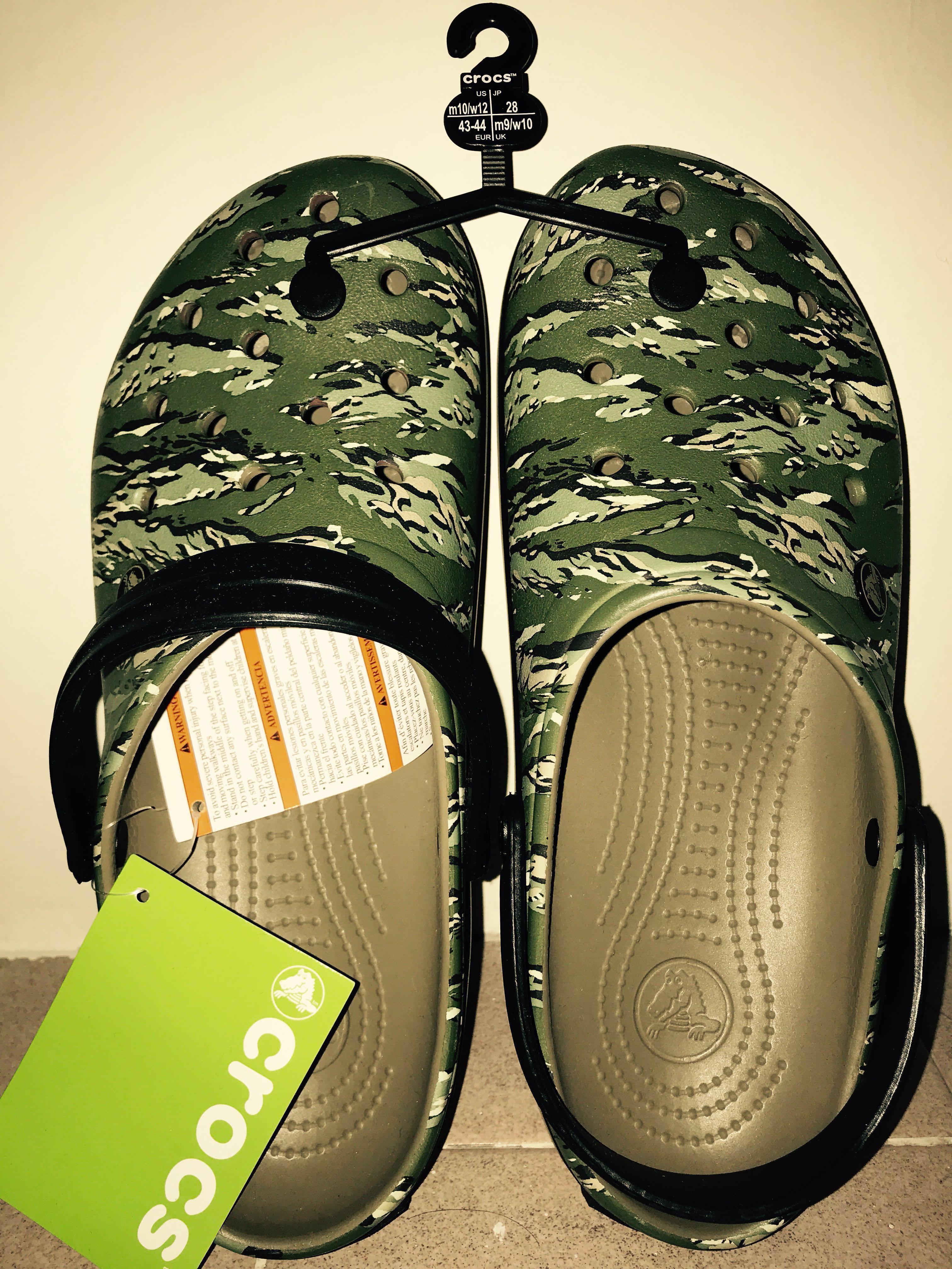 Crocs Slipper, Men's Fashion, Footwear 