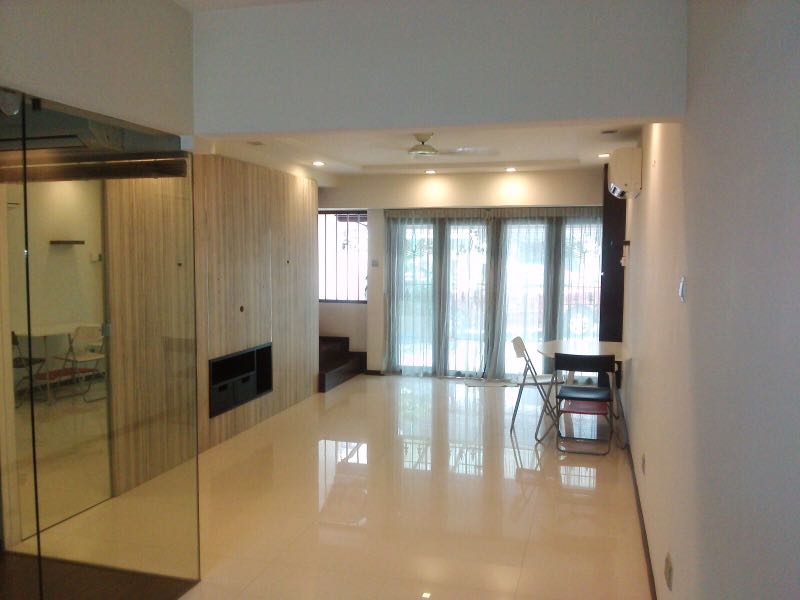 (Category: ) located in . Submitted by ashang84 (Listing ID 197303196, Image 1). Description: .